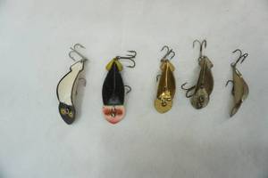 lot 320 image: Vintage Spoonplug Lure Lot 5ct