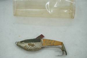lot 338 image: Vintage VIVIF Rubber Minnow