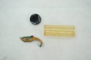 lot 339 image: Vintage VIVIF Rubber Minnow