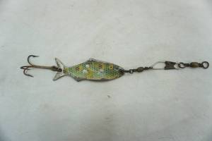 lot 348 image: Vintage Pflueger silver minnow lure