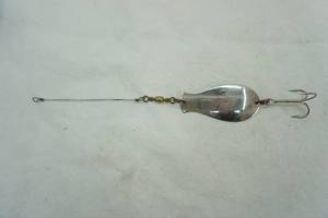 lot 352 image: Vintage Spoon Lure Ferocious Finn Fly Minn