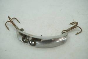 lot 353 image: Vintage Russelure No. 2 Fishing Lure