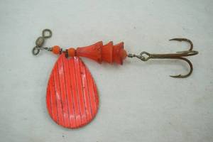 lot 372 image: Vintage Spinner Bait Lures