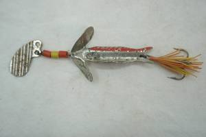 lot 373 image: Vintage Hornet Inc. spinner lure
