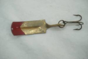 lot 395 image: Vintage South Bend Fipit 615 Fishing Lure