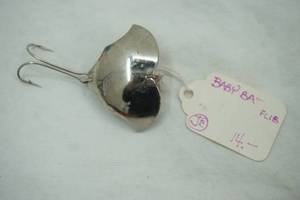 lot 409 image: Vintage Baby Bat Fishing Lure