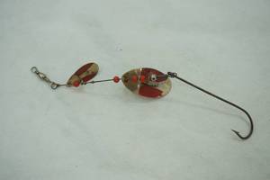 lot 411 image: Vintage Weller spinner lure