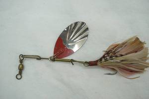 lot 412 image: Vintage G.M. Skinner 5 spinner lure