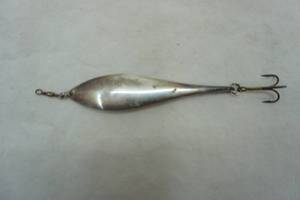 lot 418 image: Vintage Dirigold silver minnow type lure