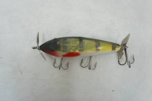 lot 466 image: Vintage Creek Chub Fishing Lure Injured Minnow