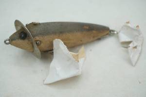 lot 472 image: Vintage Heddon Grey Mouse Fishing Lure