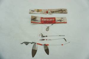 lot 481 image: vintage pike Hooks