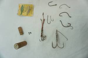 lot 482 image: vintage weedless hooks