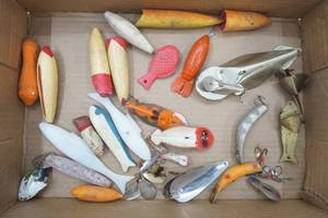 lot 485 image: Vintage Lures