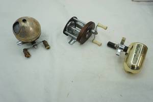 lot 487 image: vintage fishing reels