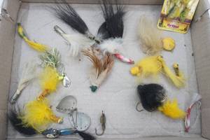lot 486 image: vintage Fly lures