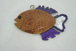lot 497 image: Vintage Ice Spearing Decoy