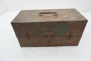 lot 546 image: Vintage Tool BoxTackle Box 13.5x6x7