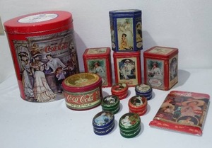 lot 508 image: Coca-Cola, Coke Tins Women Holding Parasols, Vintage And Classic Advertising Campaigns (12).