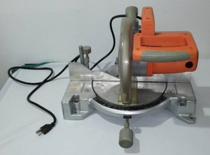 lot 575 image: Chicago 10 in. Compound Miter Saw.