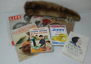 lot 594 image: Vintage Collectibles and Fur Collar, EXCELLENT.
