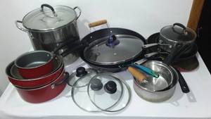 lot 656 image: 18 Gal. Covered Tote with assorted Cookware.
