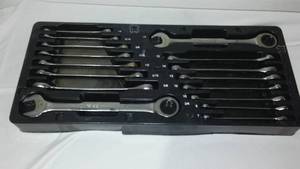lot 676 image: Duralast Imperial and Metric Ratcheting wrench Set.