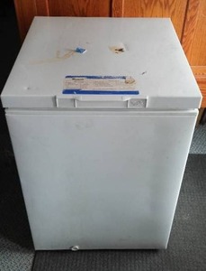 lot 774 image: Whirlpool Chest Freezer.
