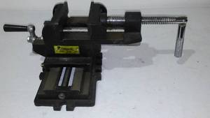 lot 781 image: Pittsburgh 4 In. Cross Slide Vise