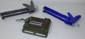 lot 782 image: Pittsburgh 4 In. Drill Press Vise And Chalking Guns(2).