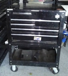 lot 796 image: US General Rolling Mechanics Cart. 30 In