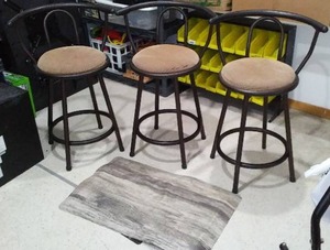 lot 798 image: Metal Swivel Bar Stools (3).