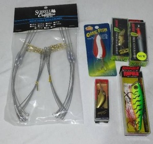 NEW Fishing Lures (5) and Bottom Bouncers.