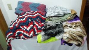 lot 810 image: Plush Cover Throws(2)  with Laundry Basket of Afghans.
