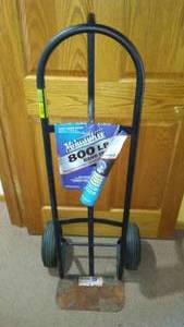 lot 812 image: Milwaukee 800 Lb. Hand TruckD Handle