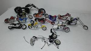 lot 784 image: Die Cast  Plastic Motorcycles And Parts(12).