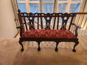 lot 6 image: Bench