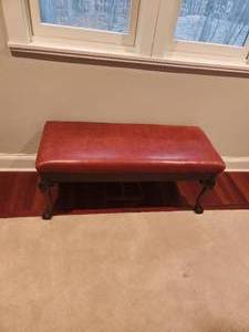 lot 19 image: Bench
