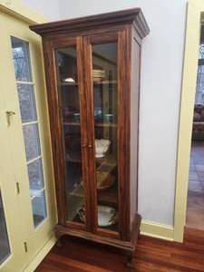 lot 24 image: Hooker Hutch