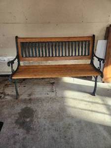 lot 70 image: Bench