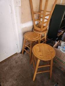 lot 92 image: Stool Lot
