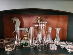 lot 95 image: Glass Dcor