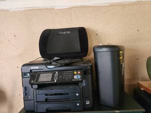 lot 100 image: Office Equipment
