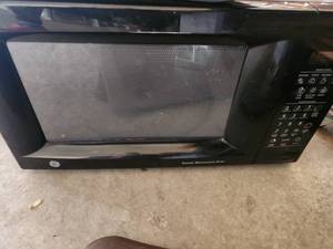 lot 108 image: Kitchen Appliances