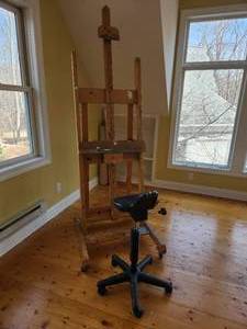 lot 113 image: Easel and Stool
