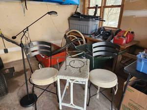 lot 115 image: Home Furnishings