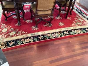 lot 61 image: Area Rug 2