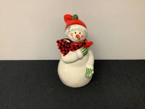 lot 122 image: Snowman Cookie Jar