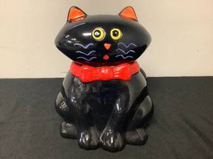 lot 125 image: Black Cat Cookie Jar
