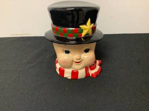 lot 132 image: Vintage Christmas Cookie Jar
